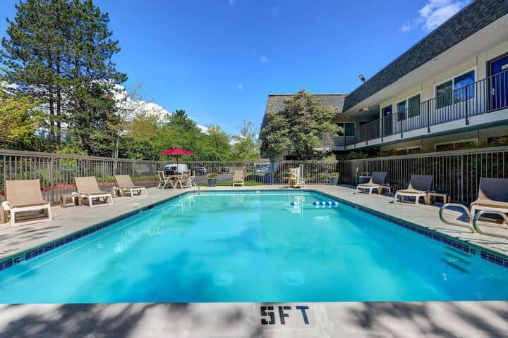 Pool 22 of 32