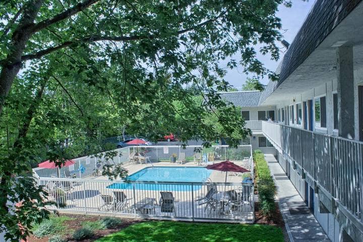 Pool 19 of 32